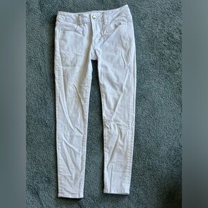 White American Eagle stretchy jeans